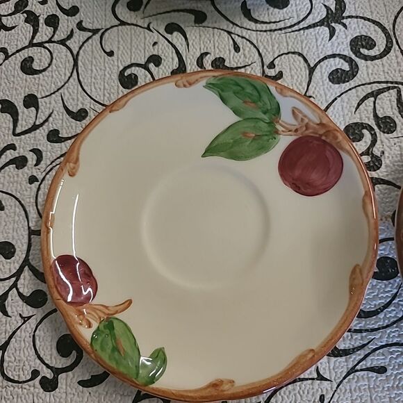 Fransican cups and Saucers - Picture 5 of 16